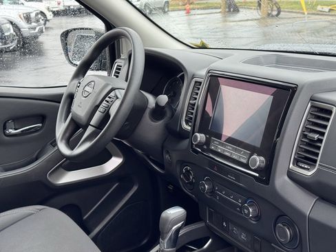 Used 2022 Nissan Frontier SV w/ Technology Package image 24