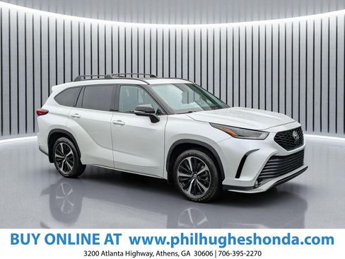 Used 2022 Toyota Highlander XSE FWD image 1
