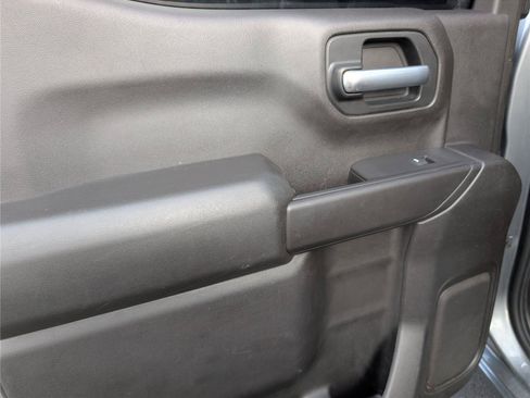 Used 2021 Chevrolet Silverado 1500 LT AWD/4WD image 33