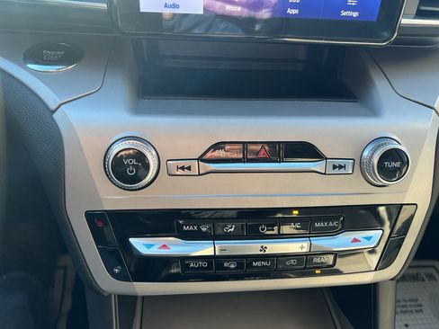 Used 2023 Ford Explorer XLT w/ Equipment Group 202A image 25