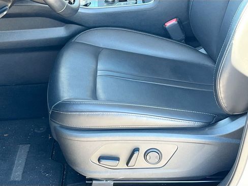 Certified 2025 Kia Sorento EX image 19