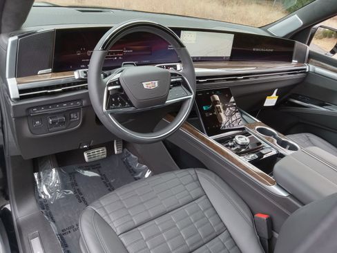 Used 2026 Cadillac Escalade Platinum Sport w/ LPO, ONYX Package image 12