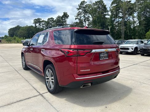 Used 2023 Chevrolet Traverse High Country w/ LPO, 'HIT The Road' Package FWD image 4