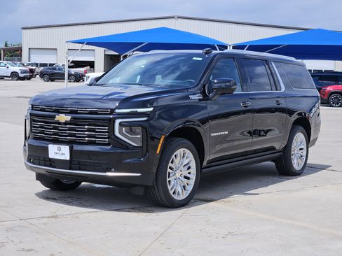 New 2026 Chevrolet Suburban High Country AWD/4WD image 2
