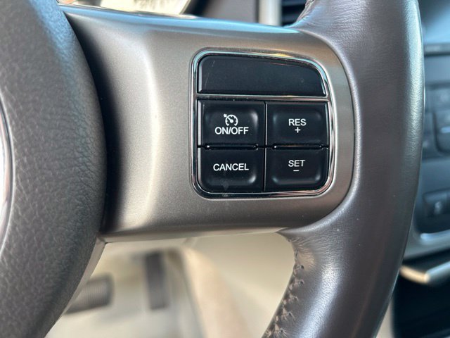 Used 2012 Jeep Grand Cherokee Laredo AWD/4WD image 24