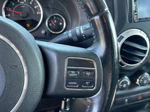 Used 2011 Jeep Wrangler Unlimited Sahara w/ Dual Top Group AWD/4WD image 16