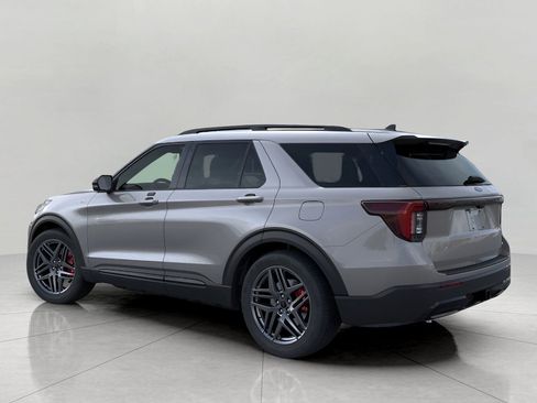 New 2026 Ford Explorer ST-Line w/ ST-Line Street Pack image 4