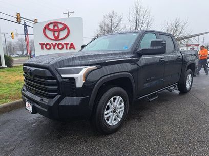 New 2026 Toyota Tundra SR5 w/ SR5 Convenience Package