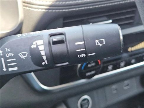 Used 2023 Nissan Rogue SV AWD/4WD image 15