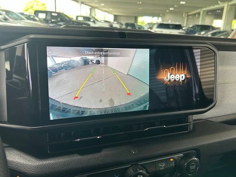 Used 2025 Jeep Wrangler Unlimited Sport AWD/4WD image 20