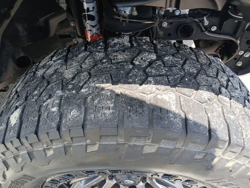 Used 2021 Jeep Gladiator Mojave AWD/4WD image 17