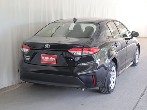 Used 2023 Toyota Corolla LE w/ Carpet Mat Package (TMS) FWD image 6