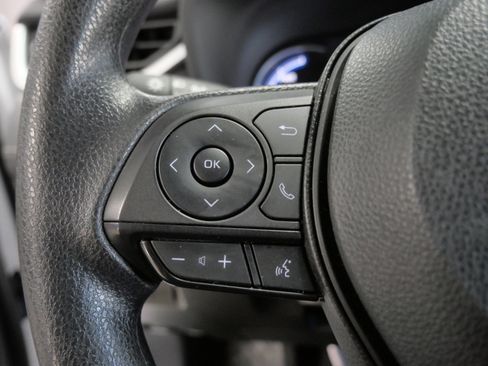 Certified 2025 Toyota RAV4 XLE image 28