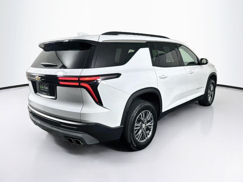 Used 2026 Chevrolet Traverse LT FWD image 9