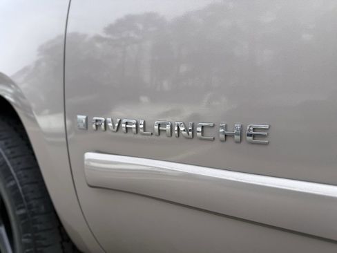 Used 2007 Chevrolet Avalanche LTZ w/ LTZ Preferred Equipment Group image 15