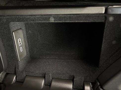 Used 2025 Chevrolet Corvette Stingray Preferred Cpe w/ Battery Protection Package RWD image 32