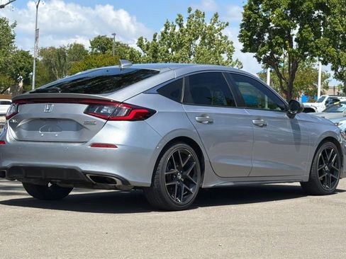 Used 2022 Honda Civic Sport Touring image 4
