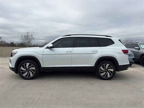 New 2026 Volkswagen Atlas SE image 4