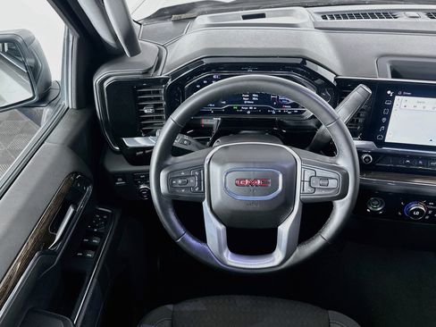 Used 2024 GMC Sierra 1500 Elevation AWD/4WD image 17