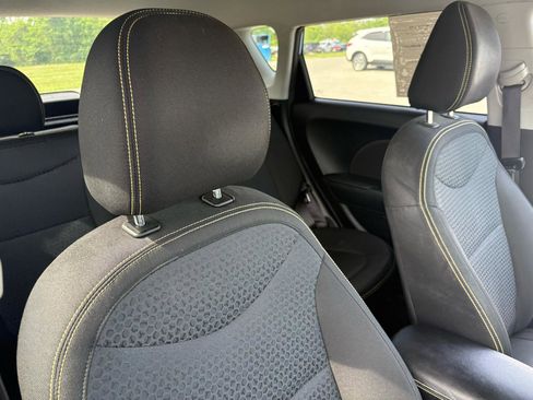 Used 2016 Kia Soul + w/ Designer's Package FWD image 40