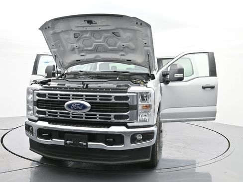 New 2025 Ford F250 XLT w/ 360-Degree Camera Package image 38