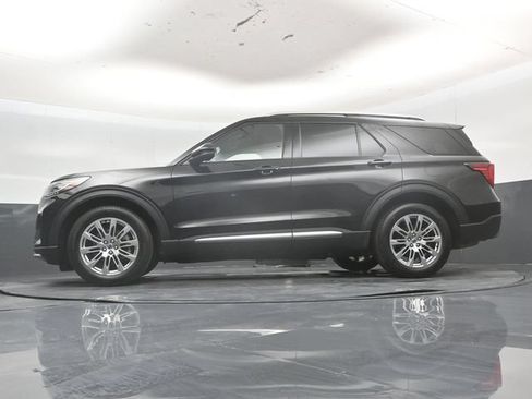 Used 2026 Ford Explorer Platinum RWD image 56