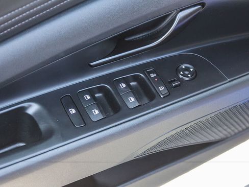 Certified 2025 Hyundai Elantra Sport FWD image 23
