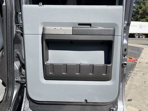 Used 2011 Ford F250 XLT w/ XLT Premium Pkg image 35