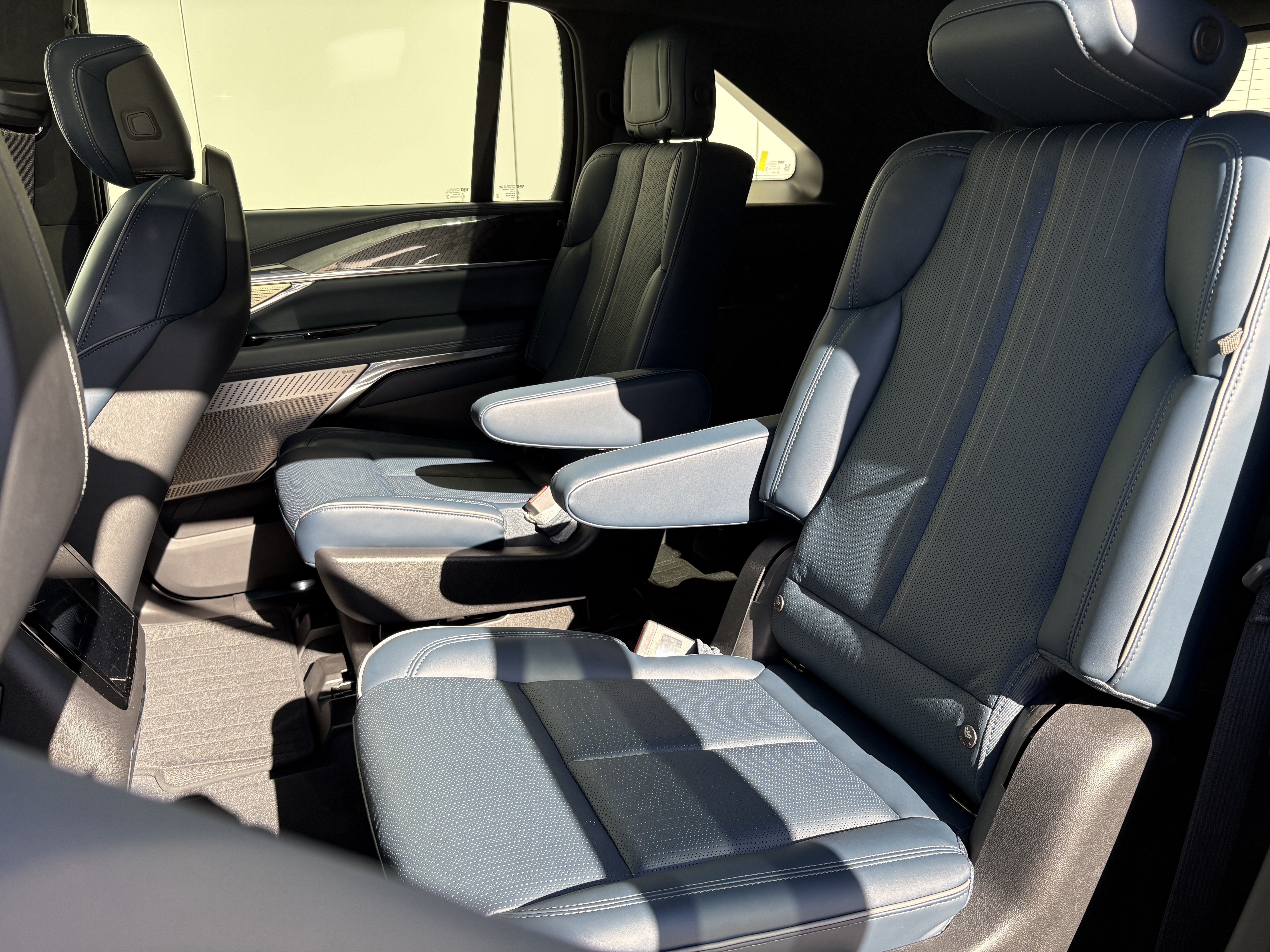 New 2026 Cadillac Escalade IQ Sport 2 w/ LPO, Premium Carpet Package AWD/4WD image 13