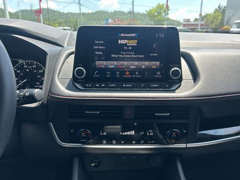 Certified 2025 Nissan Rogue SV AWD/4WD image 15