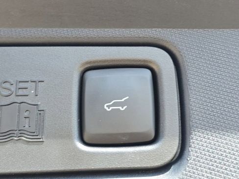 Used 2022 Ford Mustang Mach-E Premium image 12