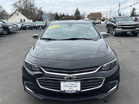 Used 2018 Chevrolet Malibu LT w/ Leather Package image 2