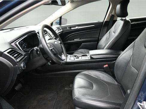 Used 2019 Ford Fusion Energi Titanium FWD image 21