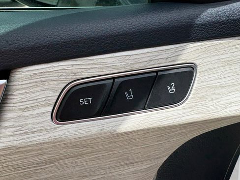 Used 2025 Hyundai Palisade Calligraphy FWD image 4