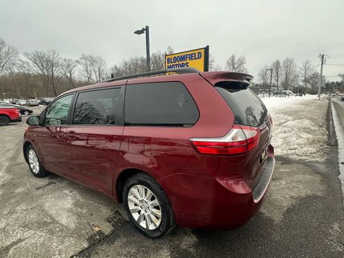 Used 2016 Toyota Sienna LE image 7