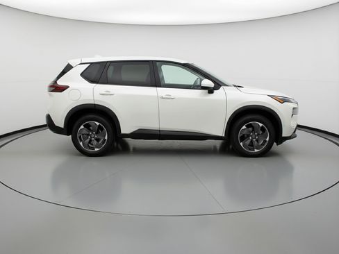 Used 2025 Nissan Rogue SV image 11