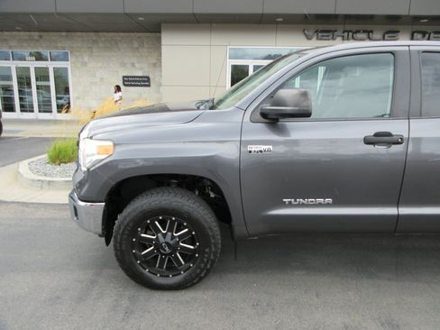 Used 2017 Toyota Tundra SR5 AWD/4WD image 2