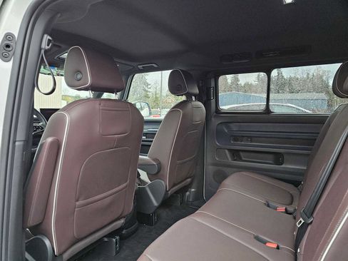 Used 2025 Volkswagen ID. Buzz Pro S image 21