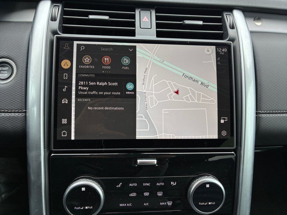 Certified 2025 Land Rover Discovery Dynamic SE AWD/4WD image 17