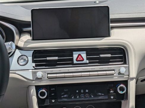 New 2025 Genesis G70 2.5T image 18