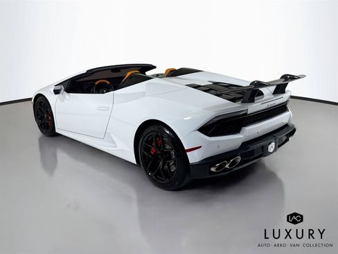 Used 2019 Lamborghini Huracan LP 580-2 RWD image 8