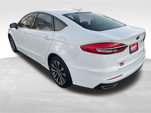 Used 2020 Ford Fusion SE image 3
