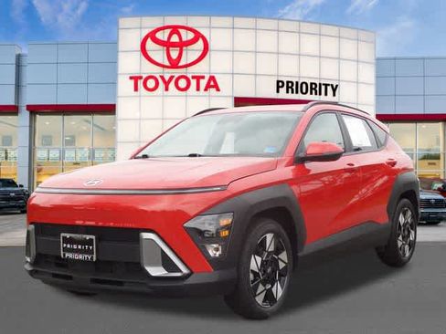 Used 2025 Hyundai Kona SEL FWD image 1