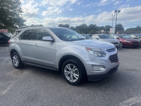 Used 2017 Chevrolet Equinox LT w/ Convenience Package image 5