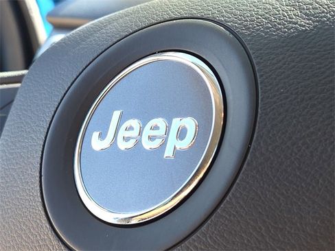 Used 2022 Jeep Cherokee Latitude Lux image 26