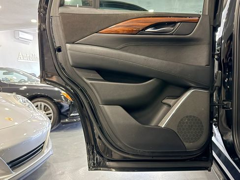 Used 2015 Cadillac Escalade Premium RWD image 42