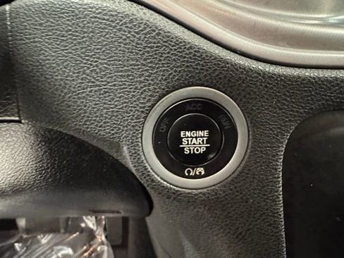 Used 2023 Dodge Charger SXT image 15