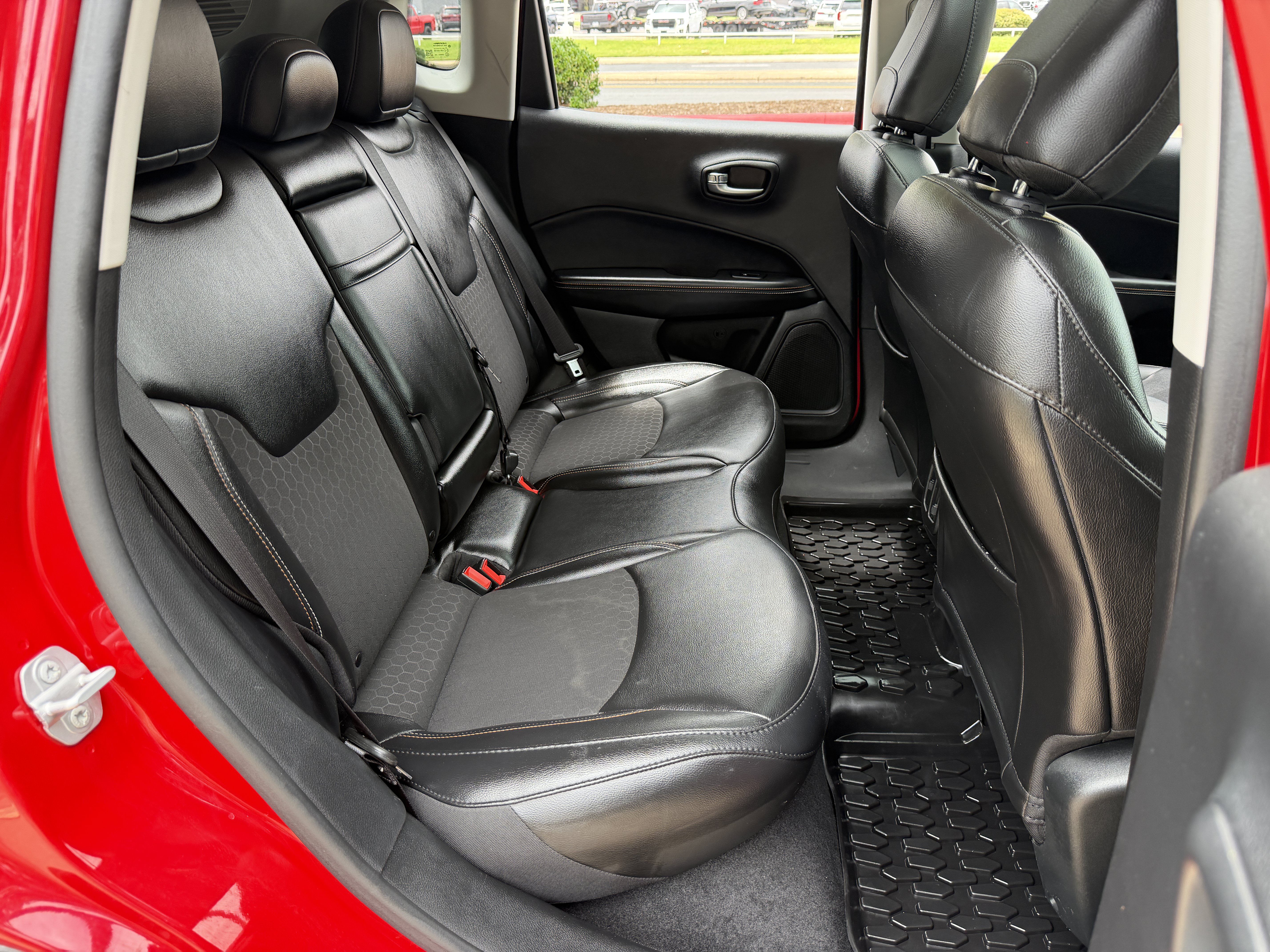 Used 2019 Jeep Compass Latitude w/ Popular Equipment Group AWD/4WD image 14