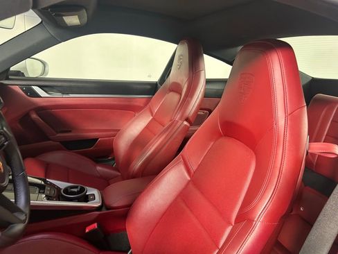 Certified 2020 Porsche 911 Carrera image 5