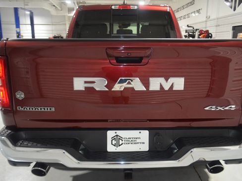 Used 2025 RAM 1500 Laramie AWD/4WD image 9